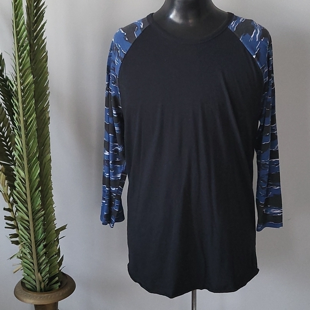 American Eagle Athletic fit black raglan tee with blue camo 3/4 sleeves